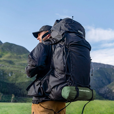 Коврик надувной односпальный с мешком для надувания Naturehike, зеленый CNK2550WS019