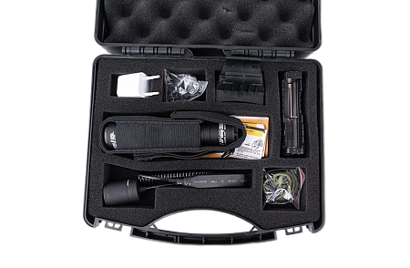 Фонарь с комплектом Armytek Dobermann Hunting Kit XP-L HI 1050 lm